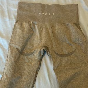 NVGTN khaki contour seamless. Like new.